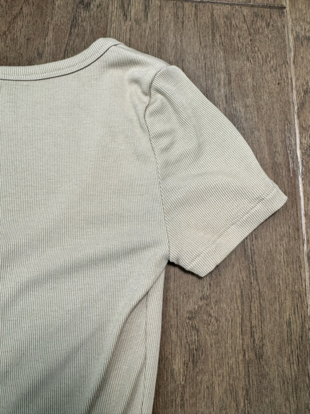 Aritzia Sunday Best Taupe Ribbed Scoop Neck Buttoned-up Crop Top - Picture 10 of 12
